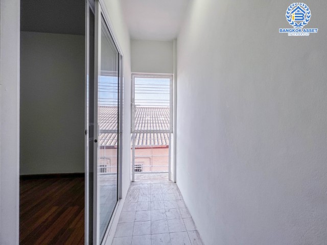 *****ทาวน์โฮมมือสองย่านกรุงเทพฯ ม.ธนาภิรมย์ เพชรเกษม69 เนื้อที่มากถึง 22.2 ตร.ว. ฟังก์ชัน 3 ห้องนอน 5 ห้องน้ำ 1 ที่จอดรถ สภาพสวย ราคาสุดคุ้ม บนทำเลแห่งการเดินทาง ใกล้รถไฟฟ้าสายสีน้ำเงิน "สถานีหลักสอง" และเดอะมอลล์ บางแค จองเลย!